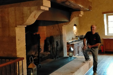 Cheminées Perpignan chez Valdivia- ANR CHILLON Le Soler fabrique et installe des cheminées et des foyers ici une cheminée contemporaine  (® valdivia)