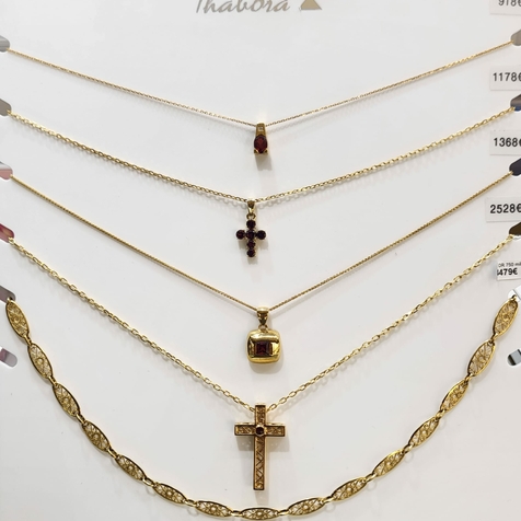 Bijoux Grenat et collier Grenat, Croix de Canigou Grenat ,Collier Grenats catalans en chute, bijouterie D’ores et déjà Perpignan