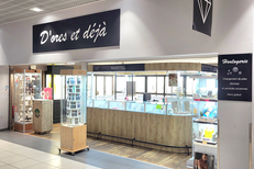 Entrée de la bijouterie D’Ores et Déjà à Cabestany au centre commercial Intermarché du Mas Guérido