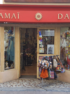 Damaï Perpignan propose des vêtements Femme, des objets artisanaux: bijoux, déco provenant de Bali, du Népal ou d'Inde 