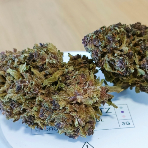 FLEURS CBD PREMIUM PAS CHER- DELI HEMP PERPIGNAN - CANET - ARGELES - SAINT CYPRIEN - POLLESTRE CHEZ DELI HEMP PERPIGNAN LA FAUCEILLE