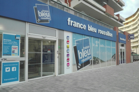 France Bleu Roussillon : ses bureaux, ses studios d'enregistrement et ses équipes en centre-ville (® radio france)