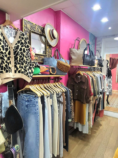 La boîte à bijoux Perpignan, tout pour la femme : vêtements, sacs, bijoux, chaussures...