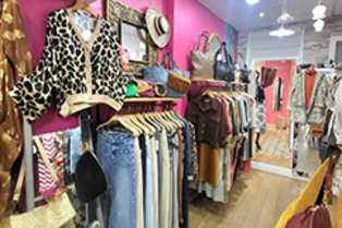 La boîte à bijoux Perpignan, tout pour la femme : vêtements, sacs, bijoux, chaussures...