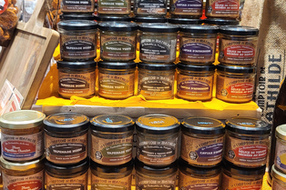 Le Comptoir de Mathilde Claira Perpignan propose des produits gourmands, chocolats et épicerie fine.