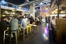 Manger aux Halles Vauban Perpignan avec un grand choix de cuisine et de produits gourmands