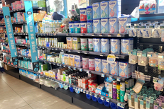 Rayon bébé et puériculture de la Pharmacie Vauban à Perpignan avec laits infantiles et biberons