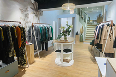 Quatre Sixième Perpignan vend des vêtements Femme luxe en centre-ville