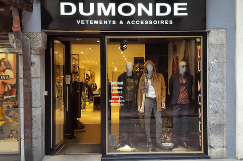 Du Monde Perpignan vend des vêtements Homme en centre-ville avec des marques haut de gamme (® SAAM-D.Gontier)