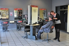 Poste de coiffure du salon de coiffure Interclass du Mas Guerido de Cabestany (credits photos : EDV-Stephane Delchambre)