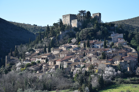 OT Aspres Thuir et ses conseils sur la découverte de Castelnou village medieval (® OT)