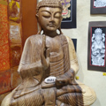 Damai Perpignan vend des Bijoux du monde, Bouddha, des vêtements, objets déco et de nombreuses idées cadeaux en centre-ville. Damai Perpignan vend des Bijoux du monde, Bouddha, des vêtements, objets déco et de nombreuses idées cadeaux en centre-ville.