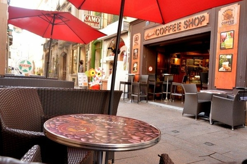 French Coffee Shop perpignan et sa Terrasse au centre-ville (® NetWorld – S.Delchambre)